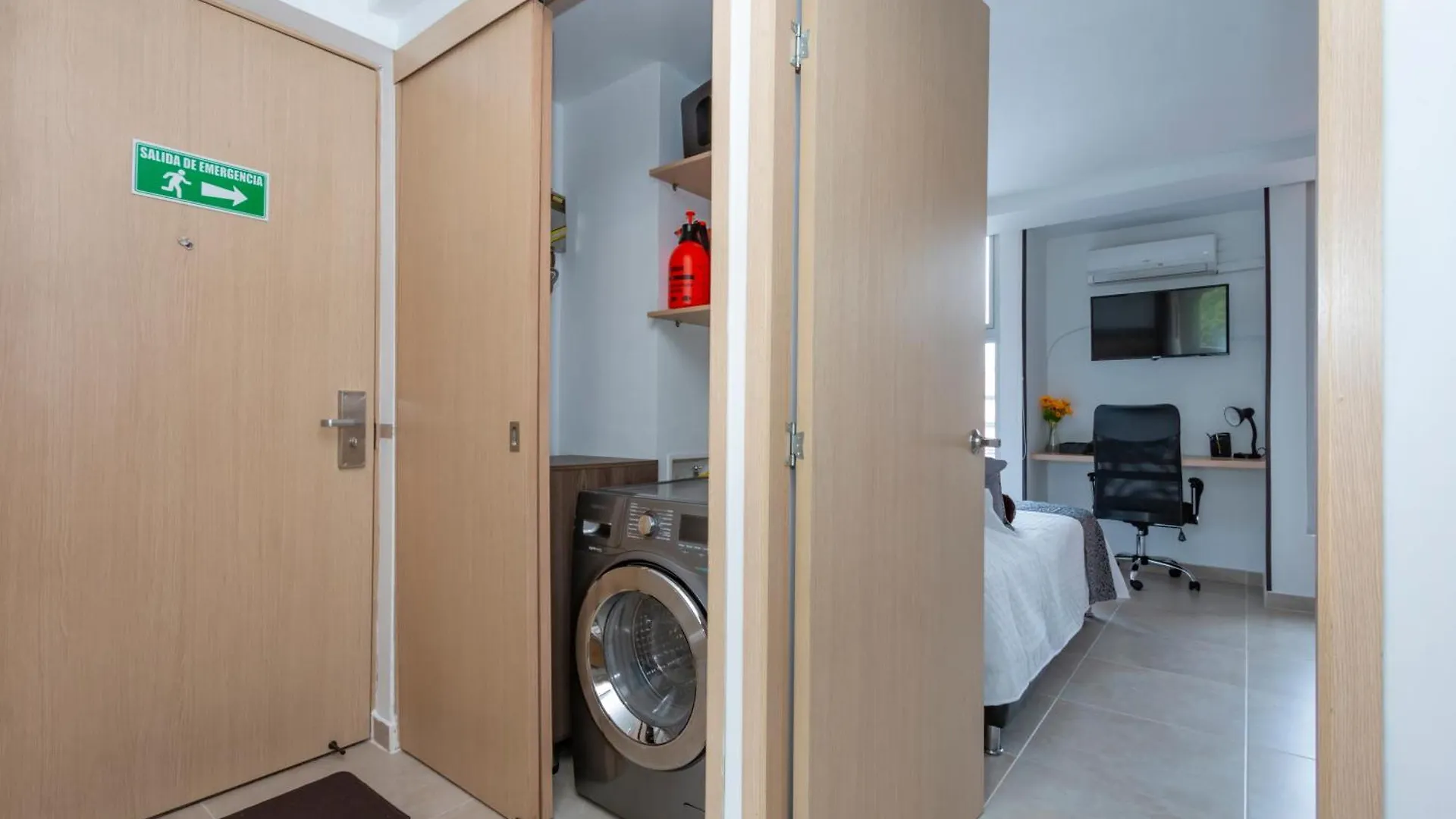 Apartamento Central En Zona Comercial Medellin