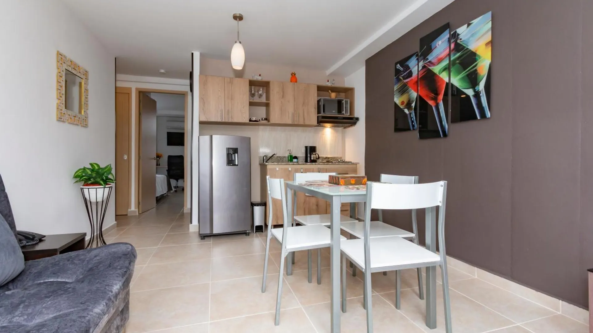 Apartamento Central En Zona Comercial Medellín